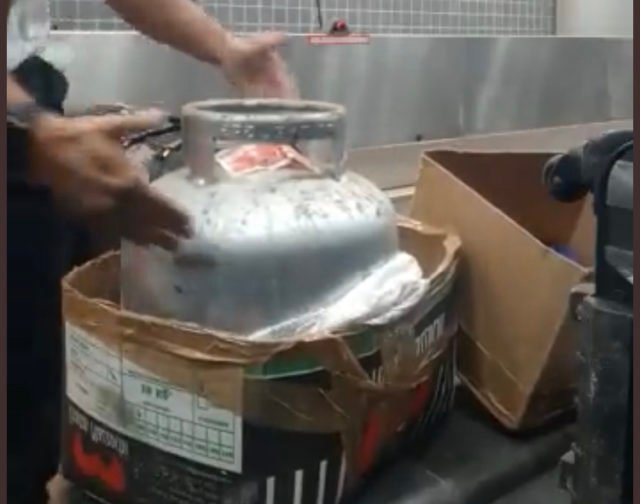 Passageira tenta despachar botijão de gás em voo no aeroporto de Recife