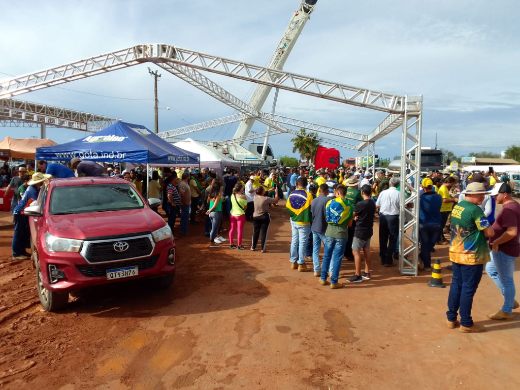 Polícia da Bahia impede montagem de acampamento gigante para manifestantes que bloqueiam rodovias