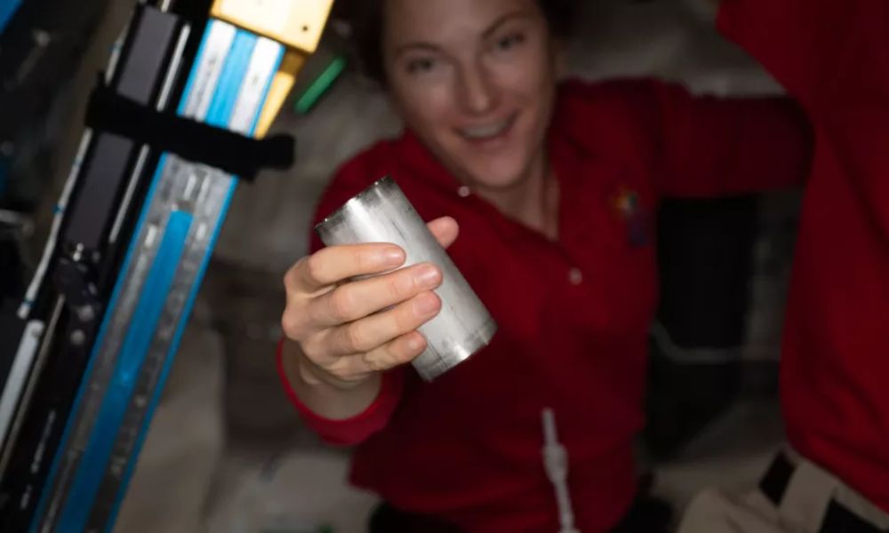 Astronautas da Nasa vão passar a beber xixi e suor reciclado durante missões espaciais