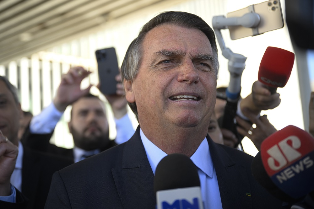 Bolsonaro diz que reforma tributária do governo Lula é ‘soco no estômago dos mais pobres’