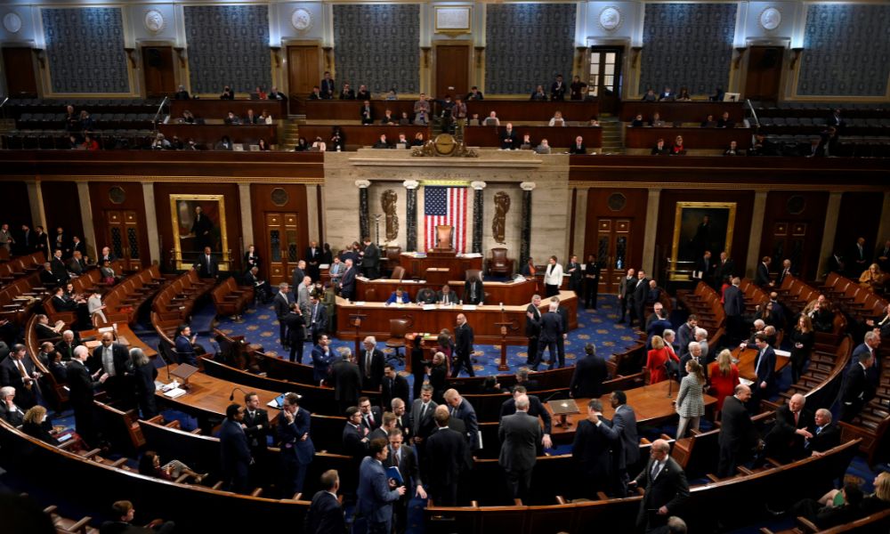 Congresso dos EUA aprova medida para evitar paralisação do governo