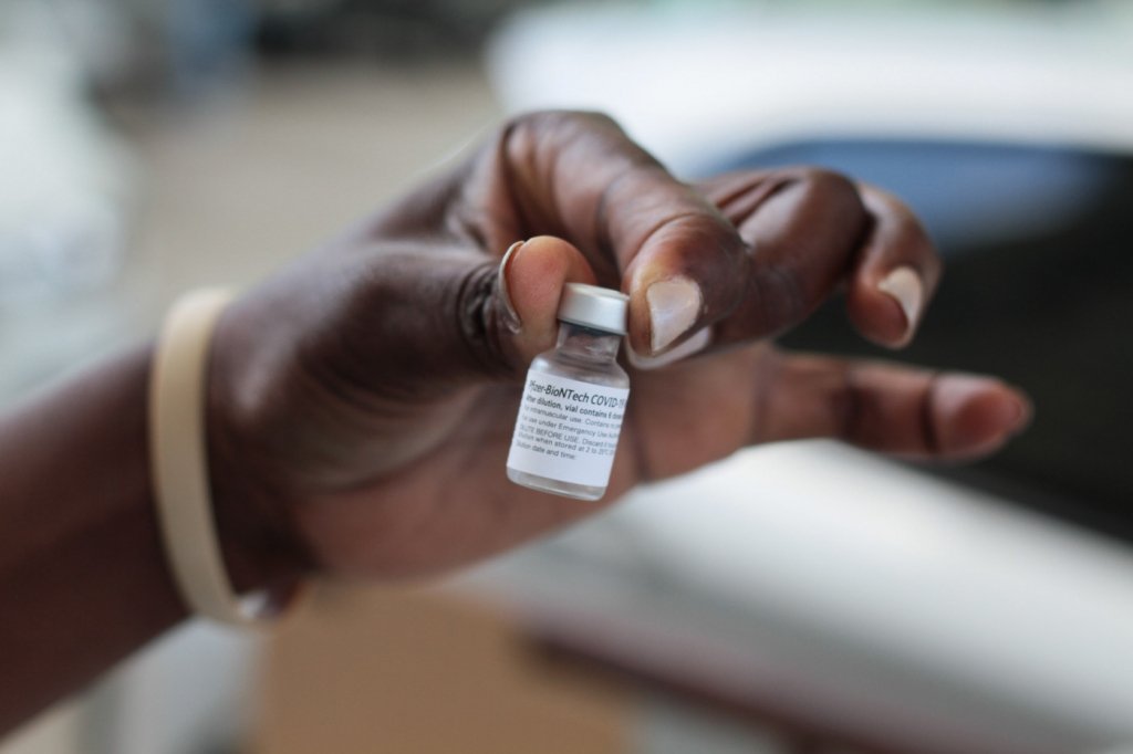 Ministério da Saúde recebe mais 1 milhão de vacinas da Pfizer
