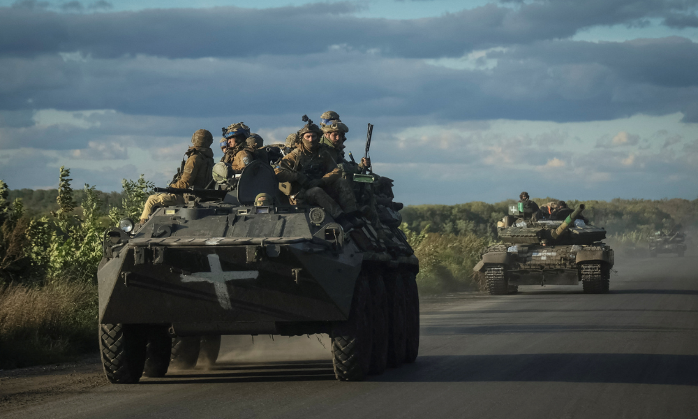 Rússia acelera anexação na Ucrânia diante dos avanços das tropas de Zelensky