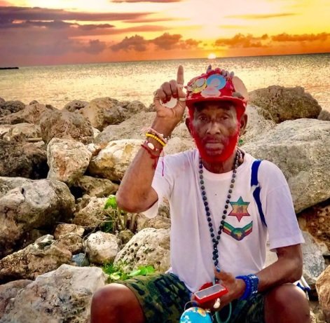 Produtor pioneiro de reggae e dub, Lee ‘Scratch’ Perry morre aos 85 anos