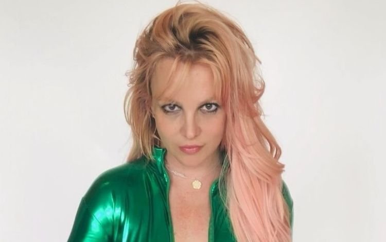 Britney Spears acusa o pai de extorsão para deixar o cargo de tutor