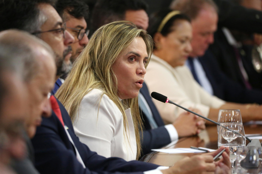 Governadora interina do DF, Celina Leão sai em defesa de Ibaneis, alvo de pedidos de impeachment