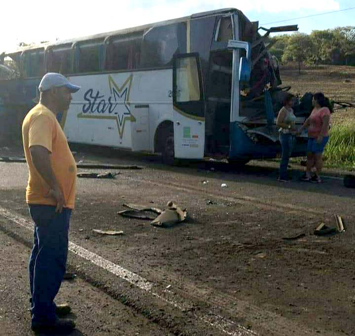 Ônibus envolvido em acidente que vitimou 41 pessoas, não tinha autorização para transportar passageiros e acumulava multas