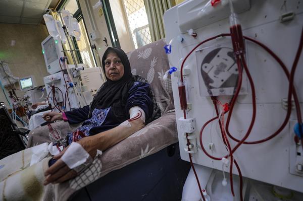 Israel invade maior hospital de Gaza e afirma ter matado comandante do Hamas