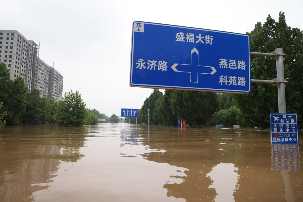 Número de mortos em inundações históricas na China chega a 30
