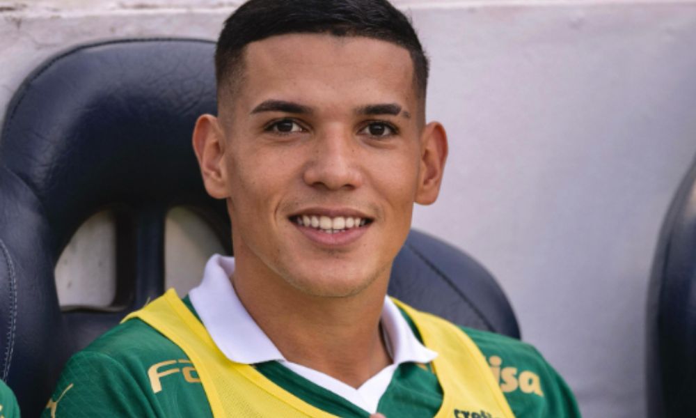 Palmeiras renova contrato com zagueiro Naves até 2028: ‘Extremamente feliz’