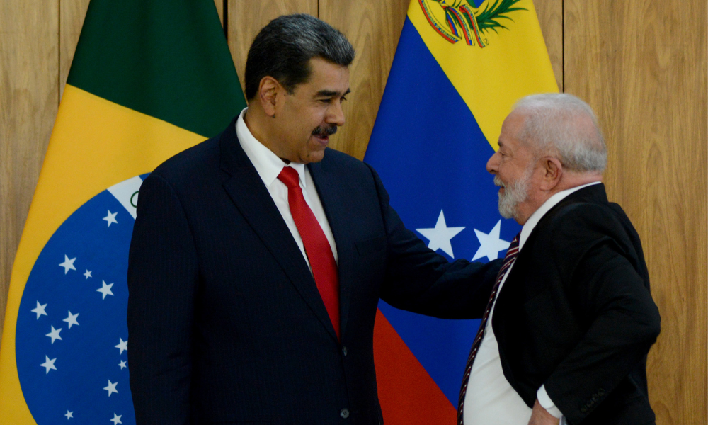 Ao lado de Maduro, Lula afirma ser favorável à inclusão da Venezuela no Brics