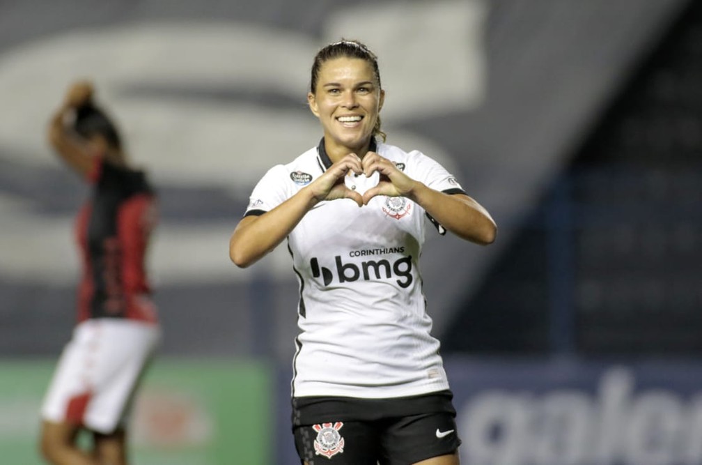 Duas jogadoras do Corinthians são cortadas da seleção brasileira feminina por Covid-19