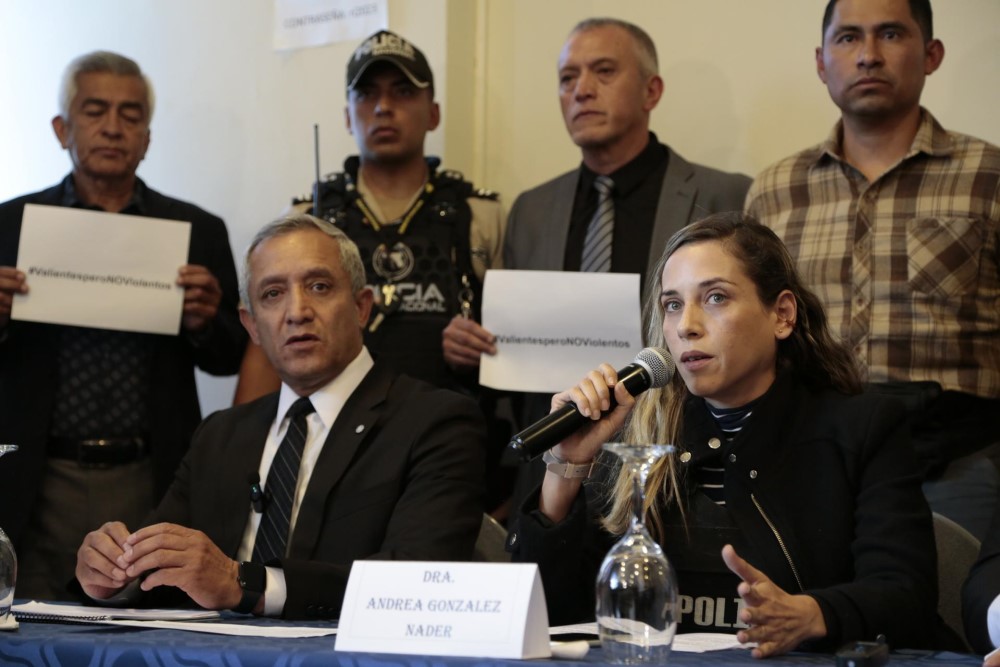 Companheira de chapa de candidato assassinado disputará presidência do Equador