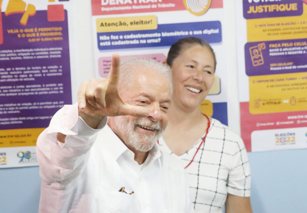 Lula vota em São Bernardo do Campo na manhã deste domingo: ‘Dia mais importante da minha vida’