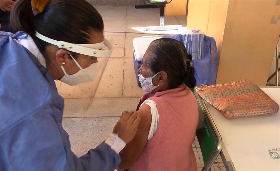 No México, mulher de 75 anos tem morte súbita após ser vacinada contra o coronavírus