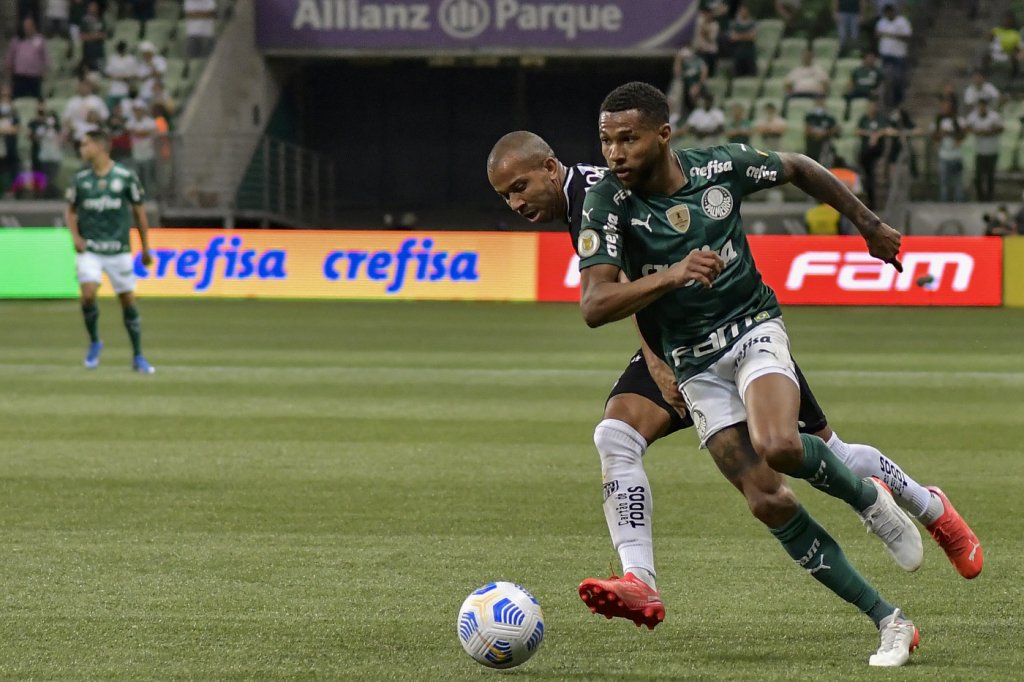Em jogo movimentado, Palmeiras e Atlético-MG empatam no Allianz Parque