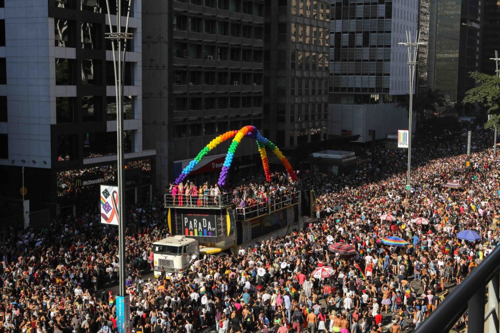Parada do Orgulho LGBT+ traz Pabllo Vittar, Daniela Mercury e Pocah para shows; confira a programação