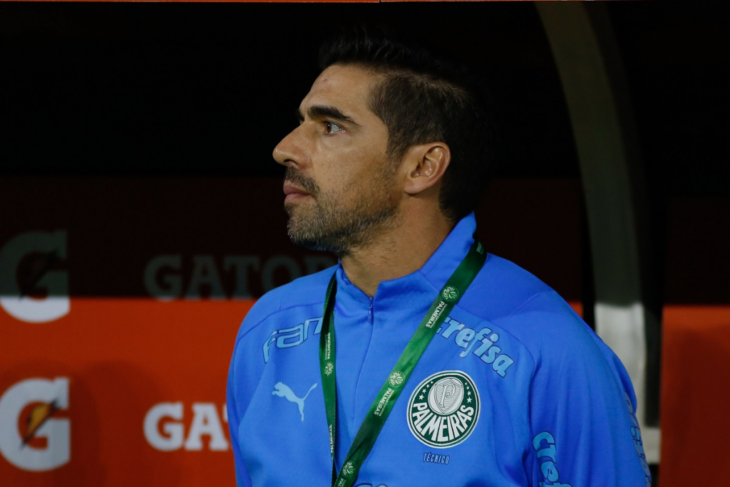 Abel Ferreira iguala Luxemburgo e se torna o segundo técnico com mais títulos no Palmeiras
