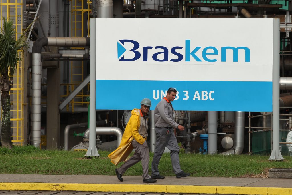 CVM questiona Petrobras sobre negócio com estatal árabe na compra da Braskem; oposição vê tentativa de reestatização