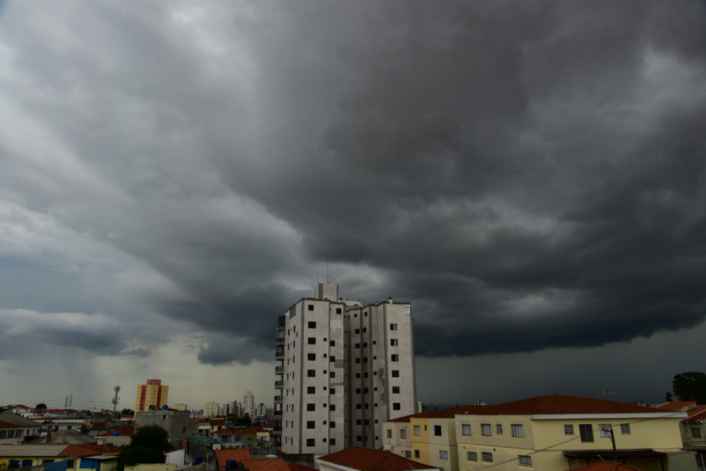 Litoral de São Paulo tem risco de novos temporais nesta semana; veja previsão