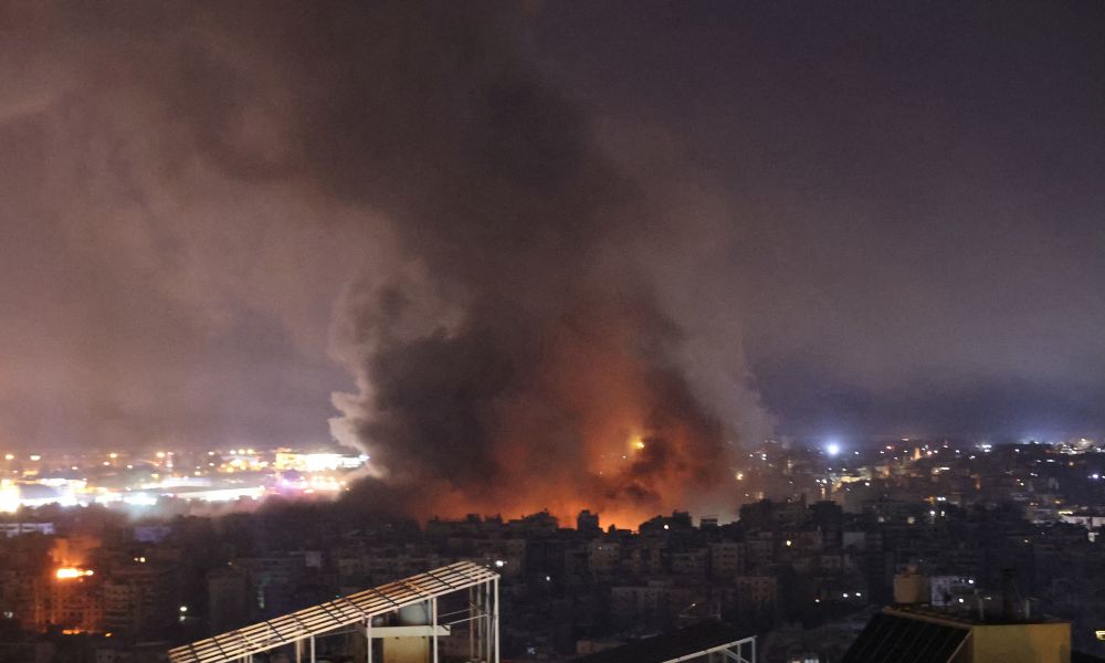 Ataques israelenses atingem arredores do aeroporto de Beirute 