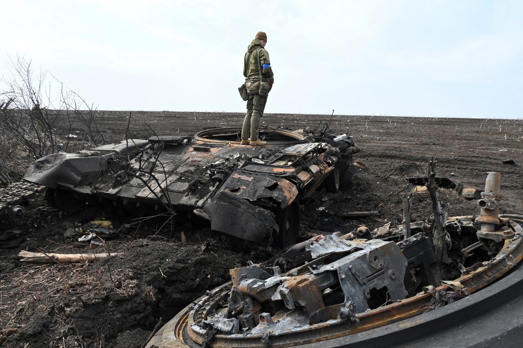 Ucrânia registra bombardeios na principal cidade do leste sob seu controle
