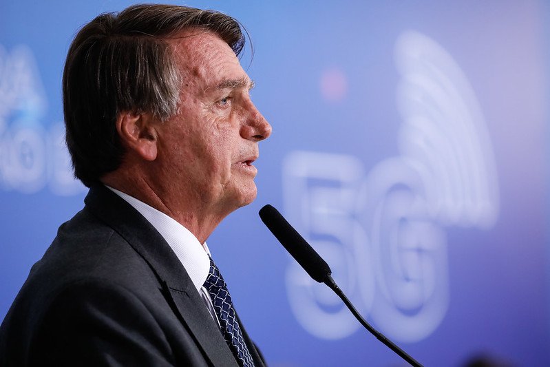 ‘Anvisa agora virou um outro Poder no Brasil’, ironiza Bolsonaro