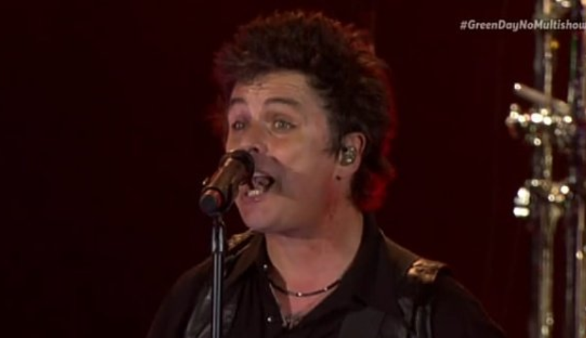 Green Day faz sucesso no Rock in Rio 2022 e show conta com pedido de casamento; veja