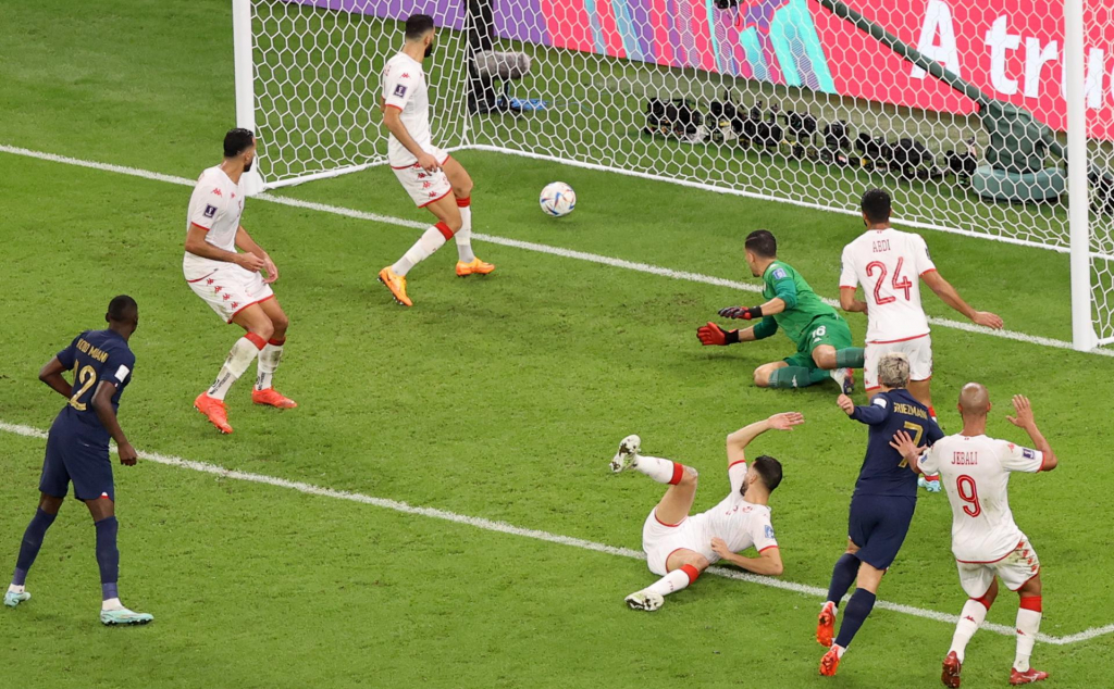 França prepara reclamação à Fifa após gol de Griezmann ser anulado; entenda