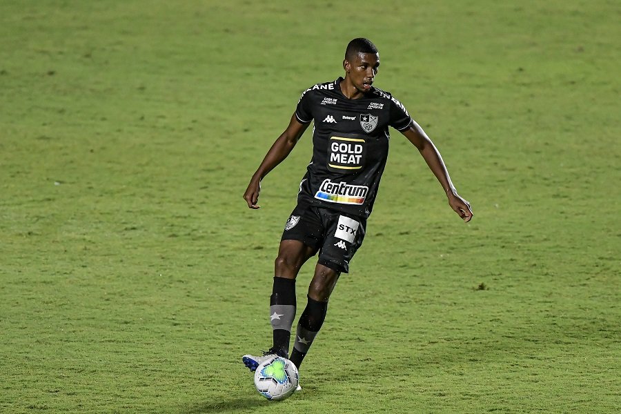 São Paulo faz proposta para Kanu, do Botafogo, e sonda zagueiro do Sport
