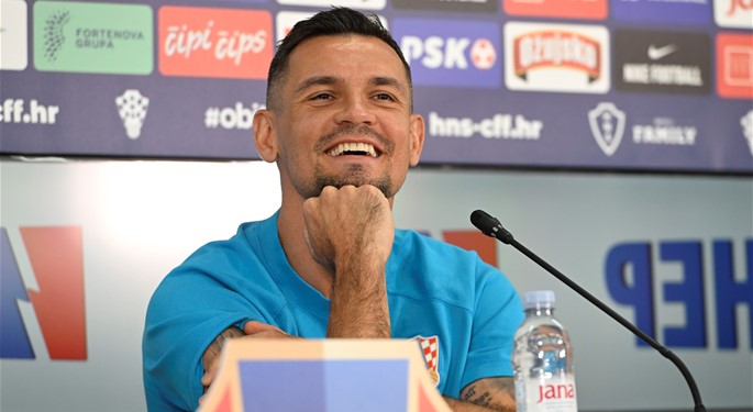 Zagueiro croata mostra confiança, mas admite que Brasil é favorito: ‘Estamos prontos para a luta’
