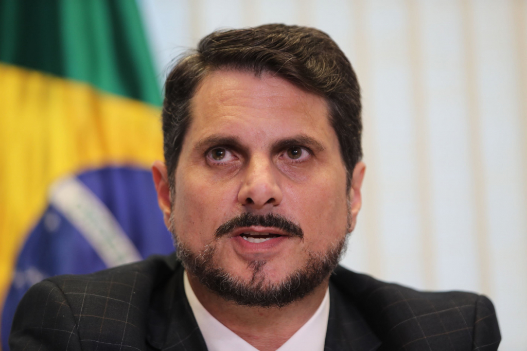 Marcos do Val chega à PF para prestar depoimento sobre plano contra Moraes