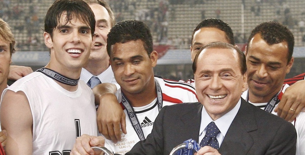 Berlusconi recebe homenagens de Ronaldo, Kaká e Ancelotti; Milan prepara dedicatória especial