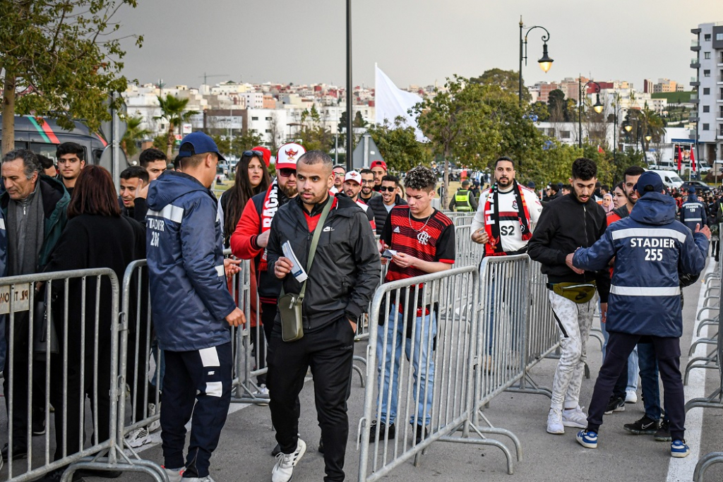 Fifa muda local de jogo do Flamengo no Mundial e revolta torcida no Marrocos