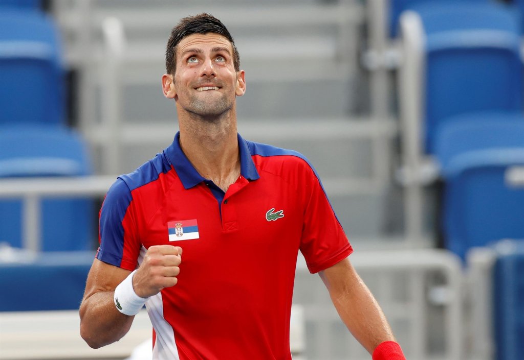 Djokovic pode ser detido na Austrália por mentir em formulário de entrada no país
