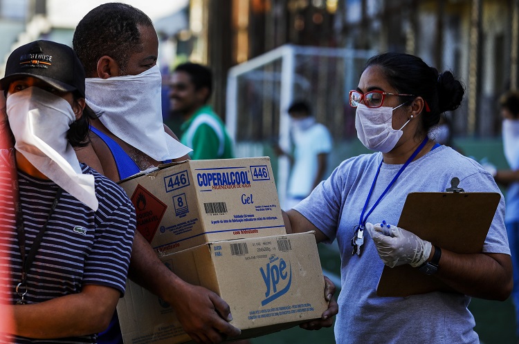 57 milhões de brasileiros exercem ações voluntárias, diz estudo