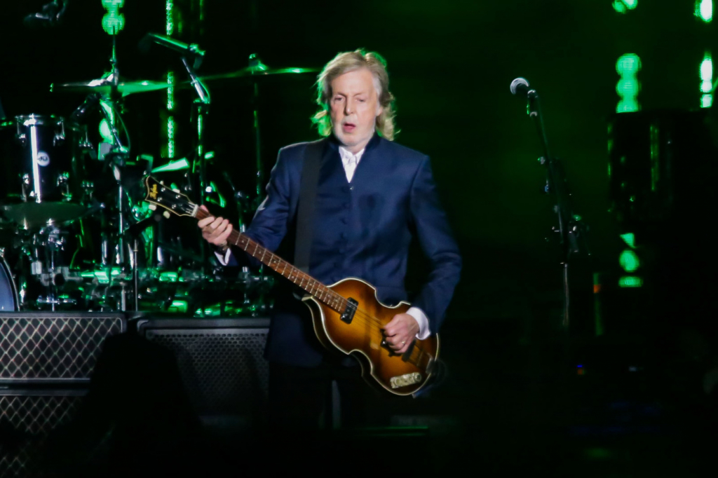 Paul McCartney impressiona com gírias brasileiras durante shows em São Paulo: ‘O pai tá on’