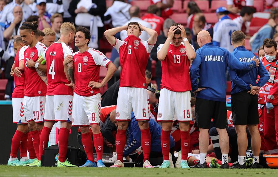Seleção da Dinamarca pede mudança das regras da Uefa após mal súbito de Eriksen