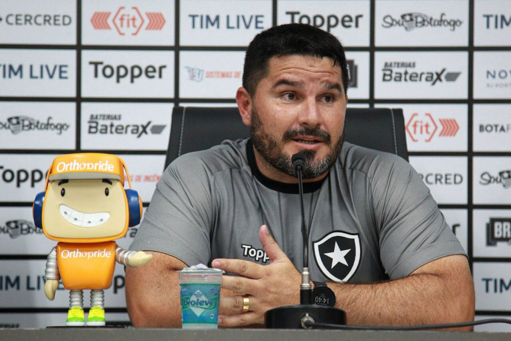 Botafogo demite Ramón Díaz e anuncia retorno de Barroca como treinador