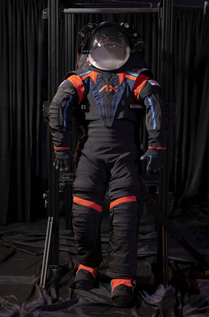 Nasa apresenta traje especial que astronautas usarão em missão à Lua