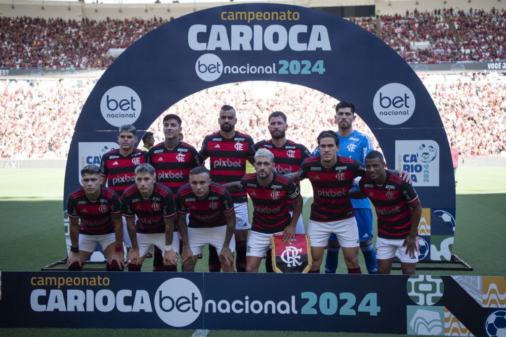 Flamengo vence clássico contra o Fluminense com gols de Pedro e Everton