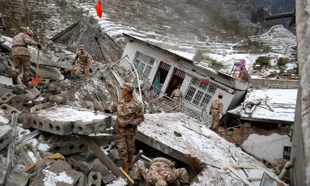 Deslizamento de terra na China deixa ao menos oito morto e 47 soterrados