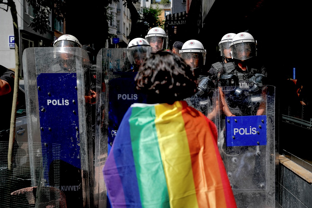 Polícia turca prende cerca de 200 pessoas durante a Marcha do Orgulho LGBTQIA+ de Istambul