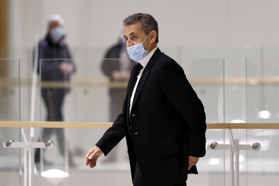 Ex-presidente da França, Nicolas Sarkozy, recebe pena de 4 anos de prisão