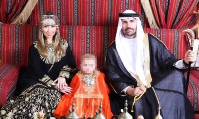 Foto de Eduardo Bolsonaro vestido de sheik em Dubai causa polêmica; entenda