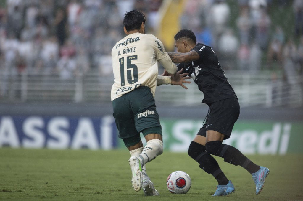 Deyverson marca no fim e Palmeiras empata com o RB Bragantino no Paulistão