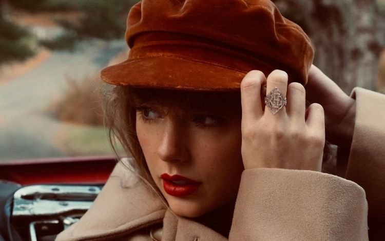 Taylor Swift solta enigma e fãs desconfiam que Phoebe Bridgers fará participação em ‘Red’