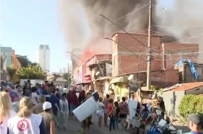 Incêndio atinge comunidade do Morro do Piolho, na Zona Sul de São Paulo