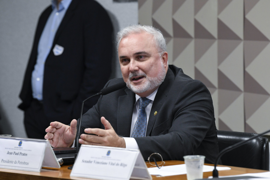 Senadores convidam Jean Paul Prates para explicar nova política da Petrobras