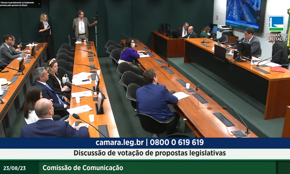 Comissões da Câmara miram o Sleeping Giants Brasil e convocam responsáveis para prestar depoimento